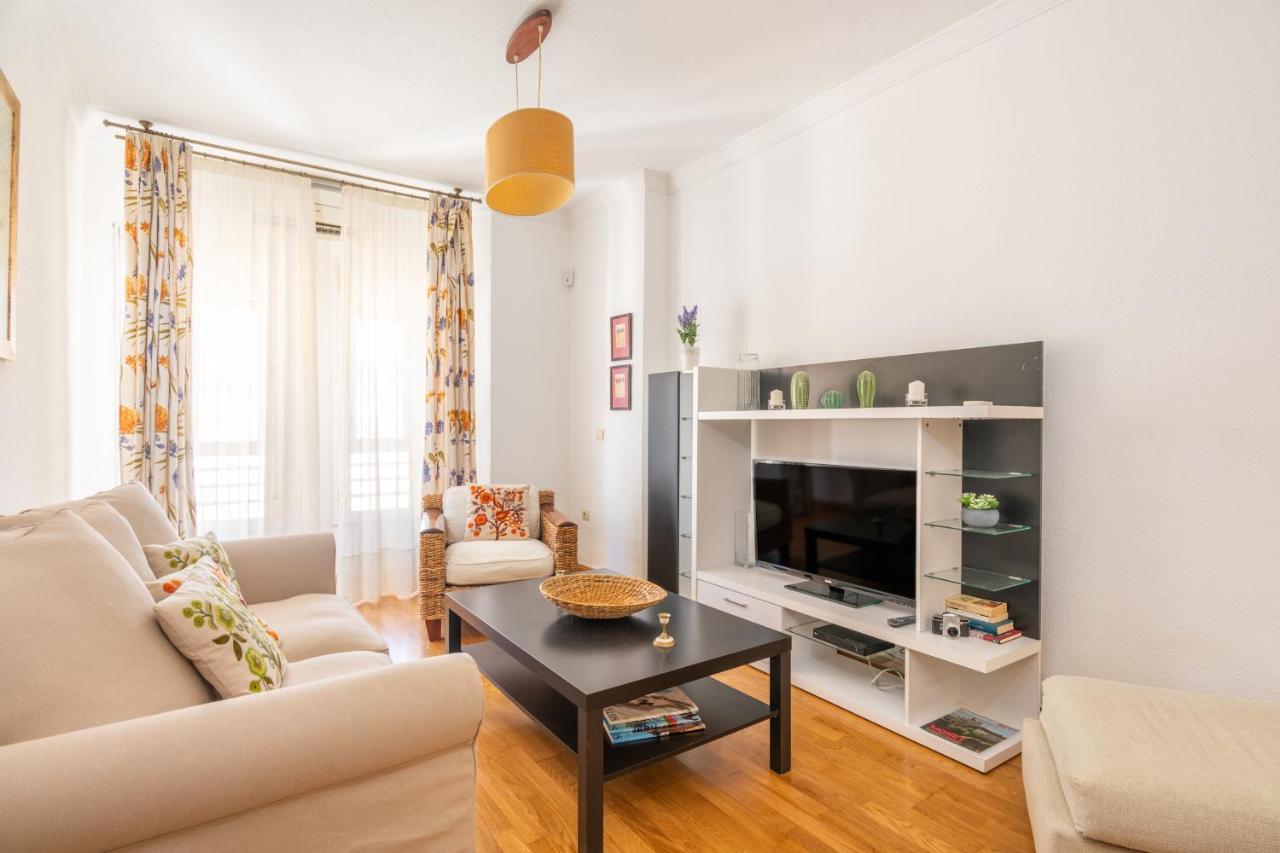 Amplio Apartamento Universidad By Renthas Малага Екстериор снимка