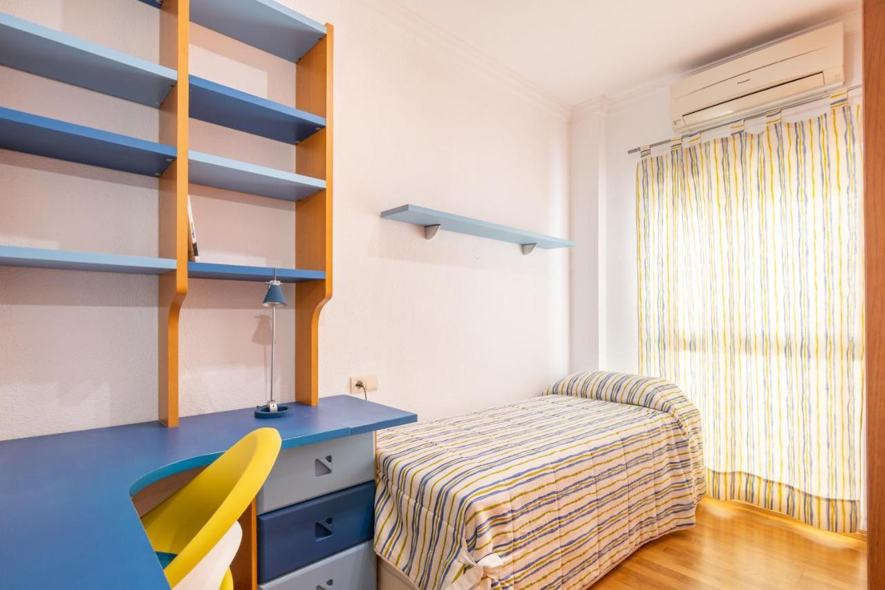 Amplio Apartamento Universidad By Renthas Малага Екстериор снимка
