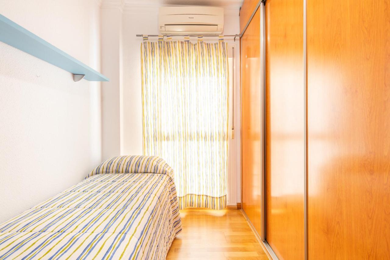Amplio Apartamento Universidad By Renthas Малага Екстериор снимка